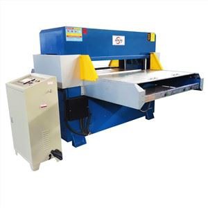 Automatický řezací stroj